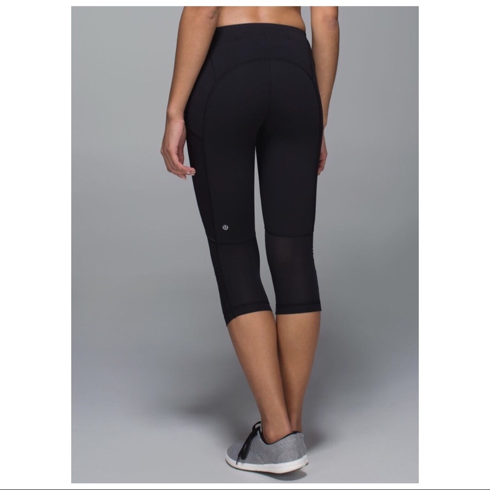 Lululemon “Stash It” Crop w Pockets